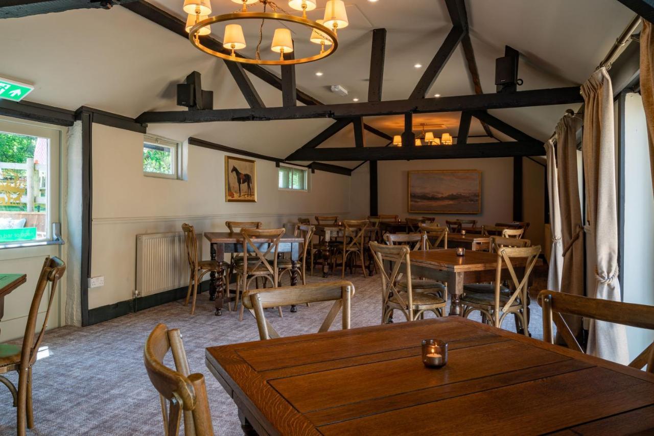High Corner Inn Godshill  Екстериор снимка