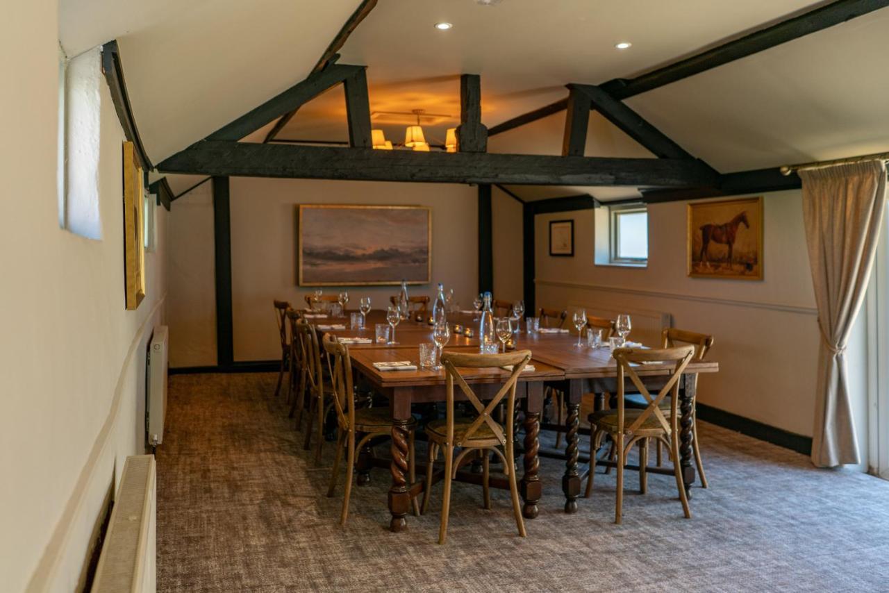 High Corner Inn Godshill  Екстериор снимка