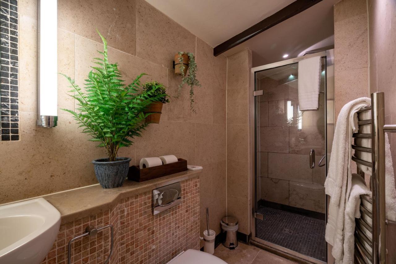 High Corner Inn Godshill  Екстериор снимка