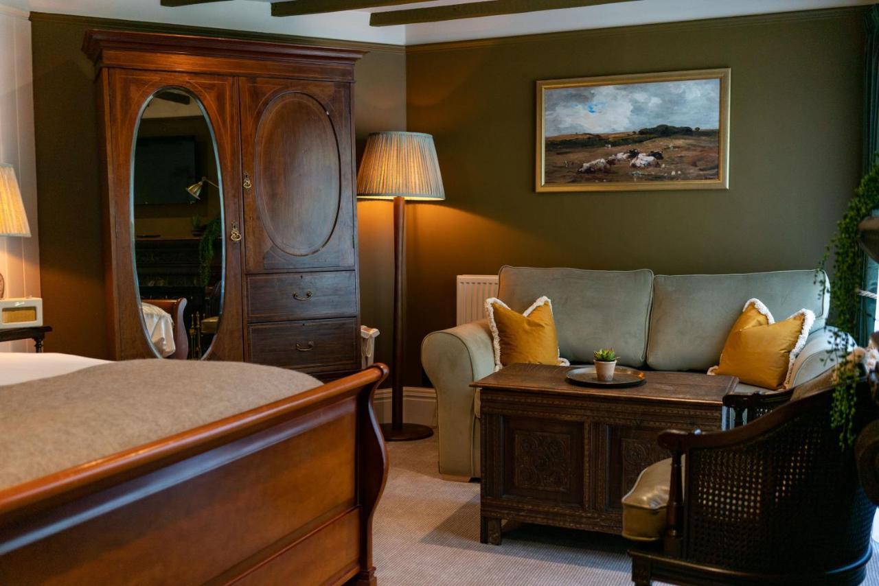 High Corner Inn Godshill  Екстериор снимка