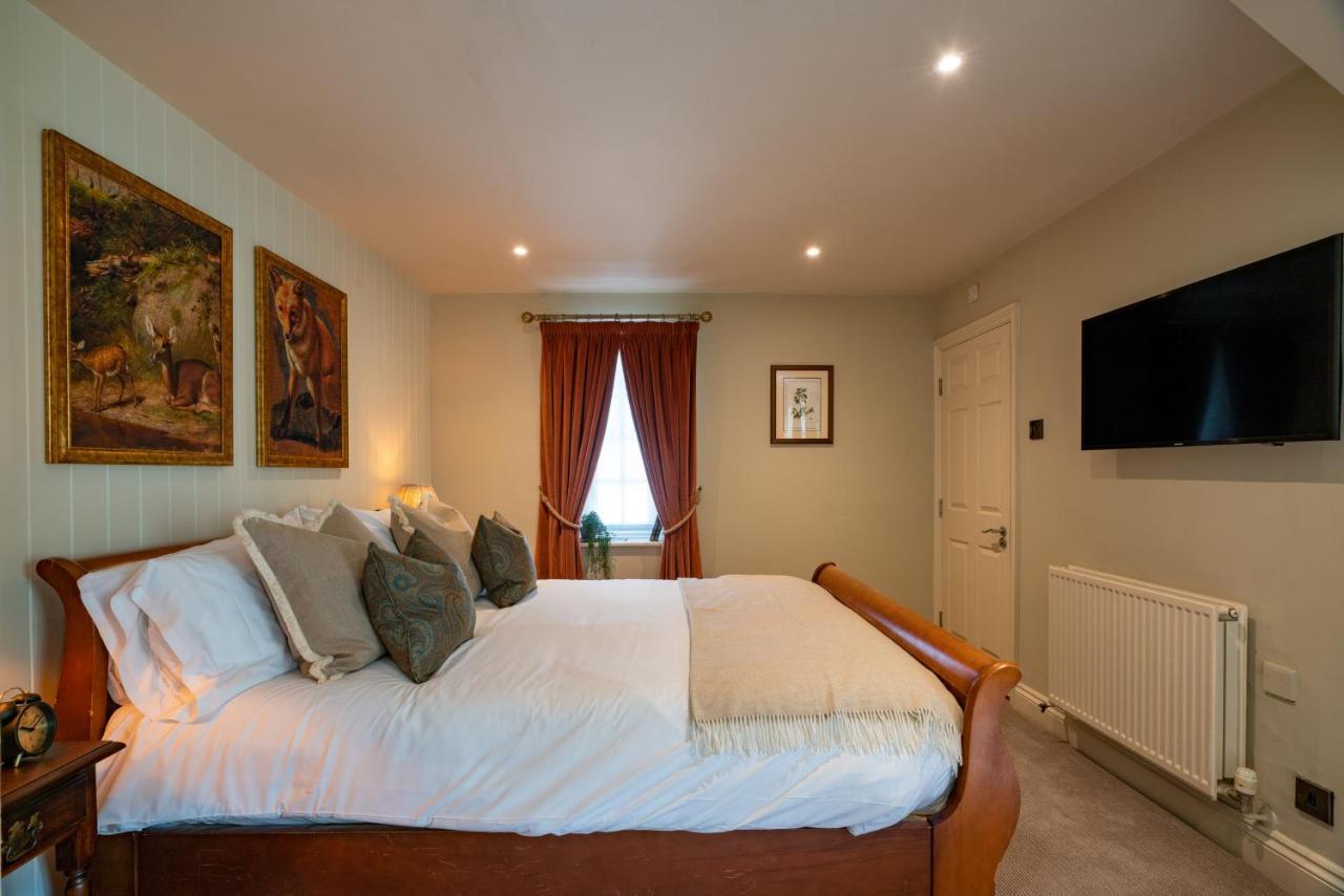 High Corner Inn Godshill  Екстериор снимка